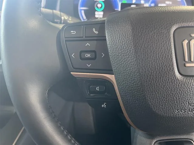Toyota CROWN CROSSOVER RS ADVANCED 2023 — миниатюра 3