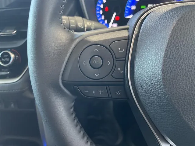Toyota CorollaCross HYBRID Z 2023 — миниатюра 3