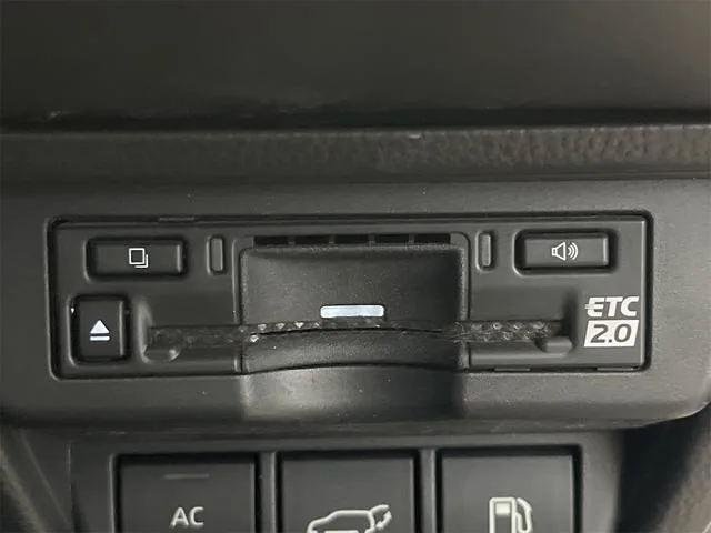 Toyota Prius Z 2023 — миниатюра 5
