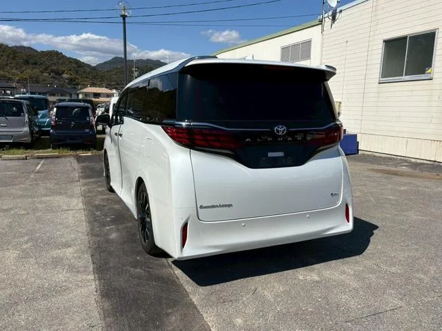 Toyota ALPHARD HYBRID EXECUTIVE LOUNGE 2024 — миниатюра 4