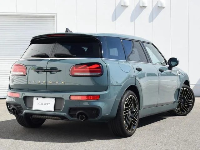 MINI MINI COOPER S CLUBMAN UNTOLD EDITION 2023 — миниатюра 2