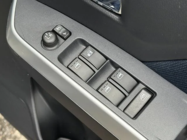 Toyota ROOMY CUSTOM G-T 2022 — миниатюра 3