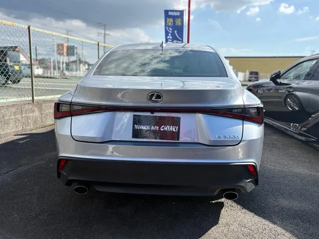 Lexus IS IS300H VERSION L 2023 — миниатюра 3