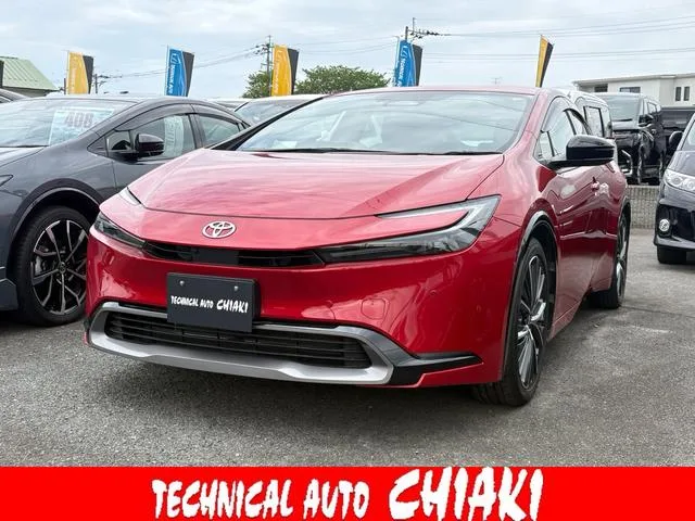 Toyota Prius Z 2024 — фото 1, купить с доставкой в Москву