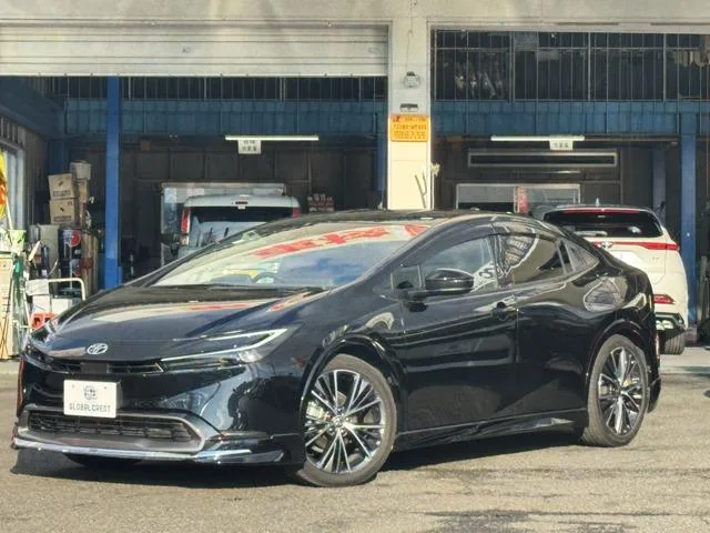 Toyota Prius Z 2024 — фото 1, купить с доставкой в Москву