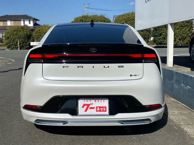 Toyota Prius Z 2023 — миниатюра 4