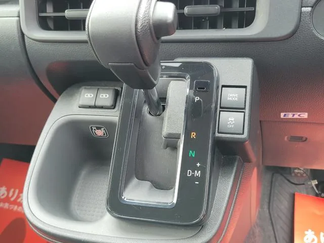 Toyota SIENTA X 2023 — фото 1, купить с доставкой в Москву