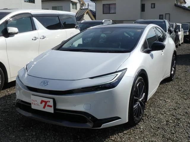 Toyota Prius Z 2025 — фото 1, купить с доставкой в Москву