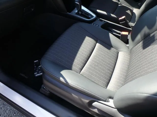 Toyota YARIS CROSS HYBRID Z 2023 — миниатюра 4