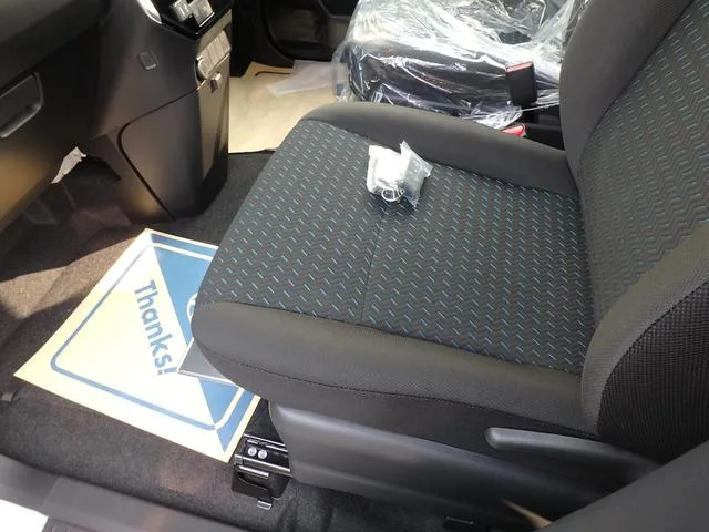 Toyota ROOMY CUSTOM G-T 2025 — миниатюра 4