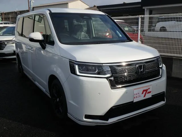 Honda STEPWAGON SPADA 2026 — фото 1, купить с доставкой в Москву