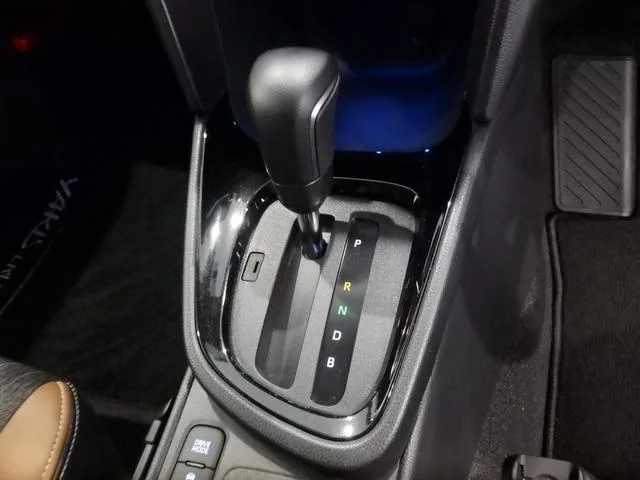 Toyota YARIS CROSS HYBRID Z ADVENTURE 2023 — миниатюра 3