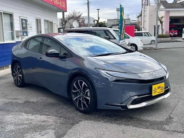 Toyota Prius Z 2023 — миниатюра 2
