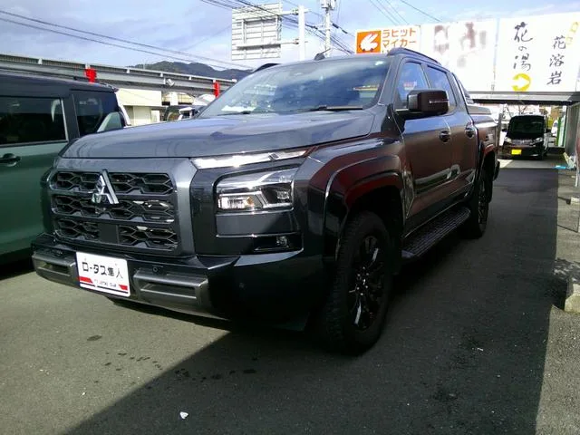 Mitsubishi TRITON GSR 2024 — миниатюра 2