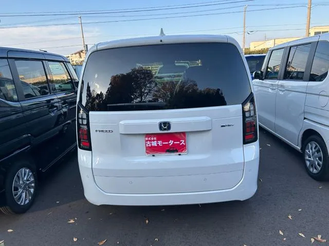 Honda FREED E:HEV AIR 2025 — миниатюра 2
