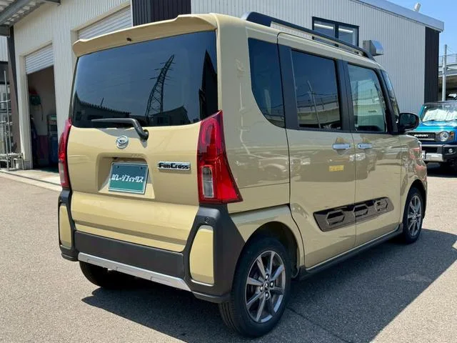 Daihatsu TANTO FUN CR0SS 2025 — миниатюра 2
