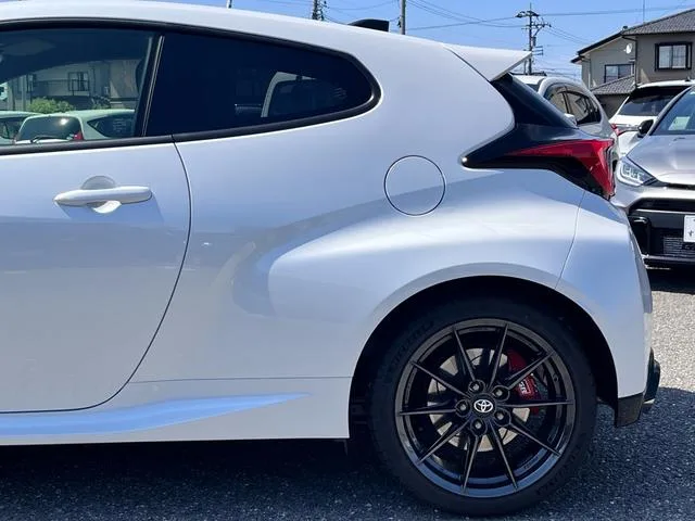 Toyota GR YARIS RZ HIGH PERFORMANCE 2025 — миниатюра 5