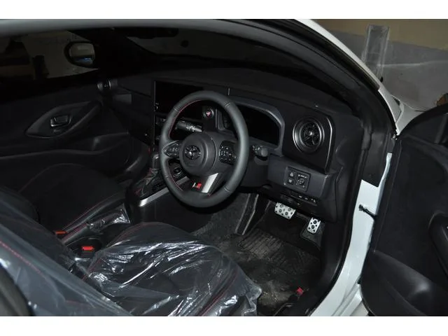 Toyota GR YARIS RZ HIGH PERFORMANCE 2024 — миниатюра 3