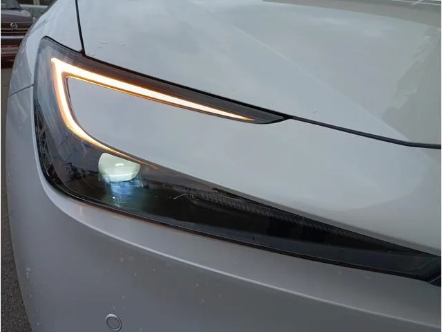 Toyota Prius Z 2023 — миниатюра 4