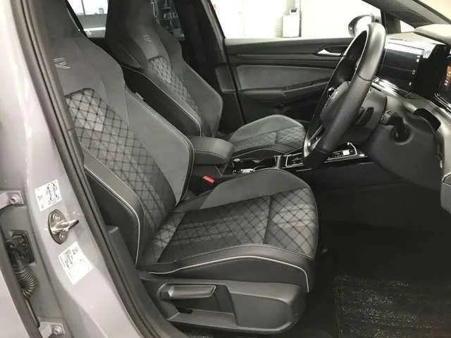 Volkswagen Golf TDI R LINE PLATINUM EDITION 2023 — миниатюра 3