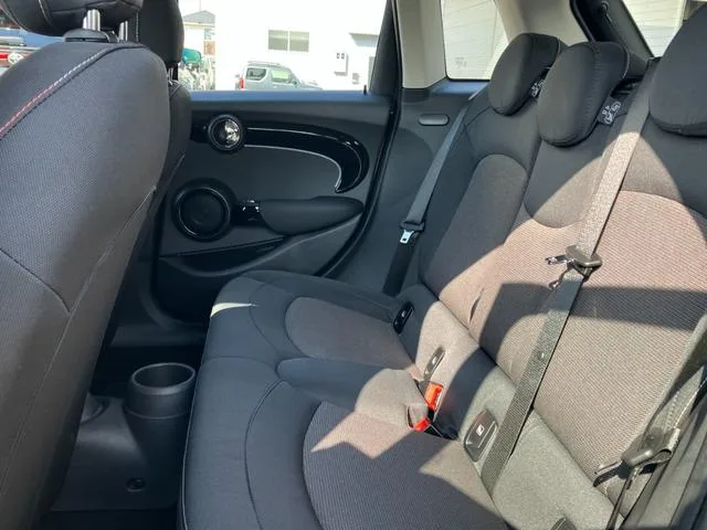 MINI MINI COOPER D PREMIUM PLUS PACKAGE ESSENTIAL TRIM 2023 — миниатюра 5