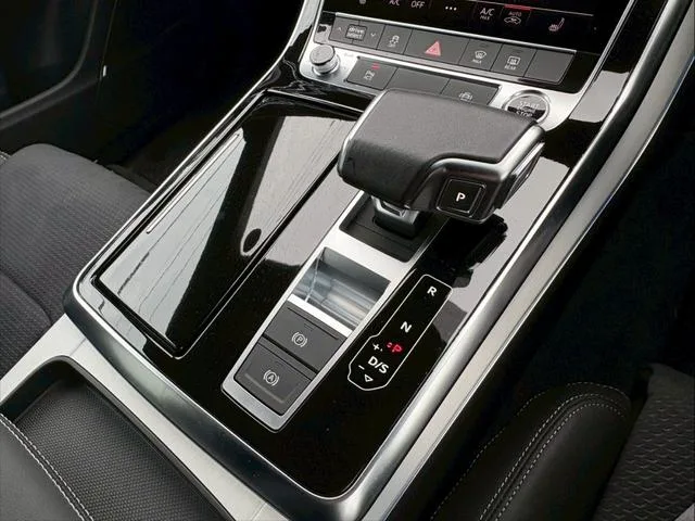 Audi Q8 55TFSI QUATTRO S LINE 2024 — миниатюра 4