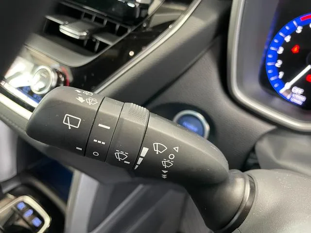 Toyota CorollaCross HYBRID Z 2023 — миниатюра 2
