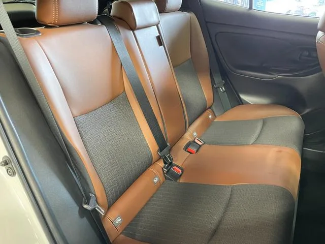 Toyota YARIS CROSS HYBRID Z ADVENTURE 2024 — миниатюра 4