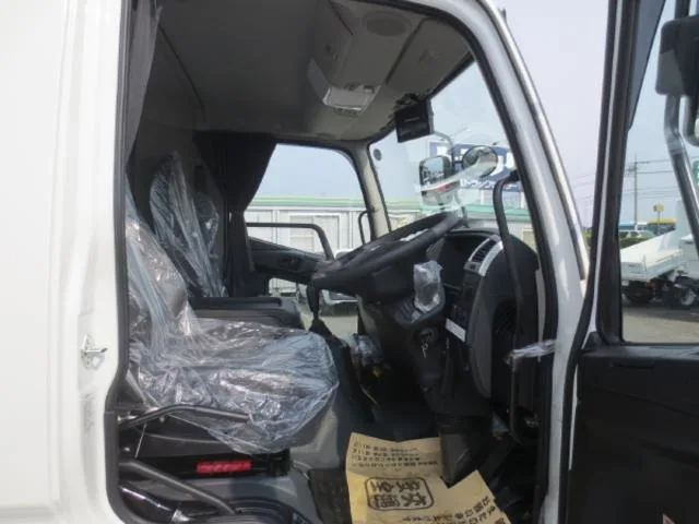Mitsubishi Fuso FIGHTER 2025 — миниатюра 4