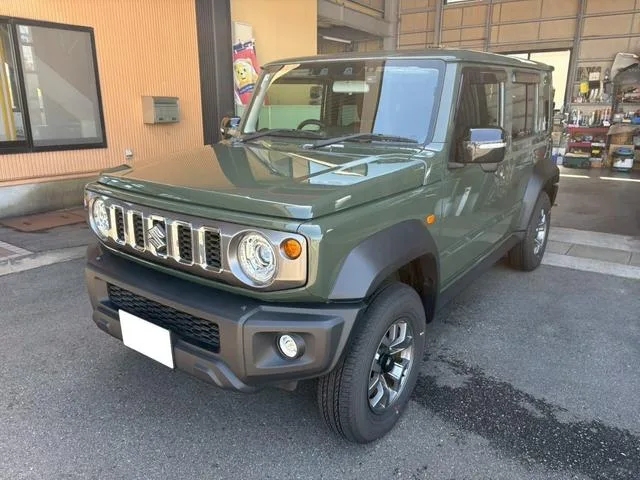 Suzuki JIMNY NOMADE FC 2025 — фото 1, купить с доставкой в Москву
