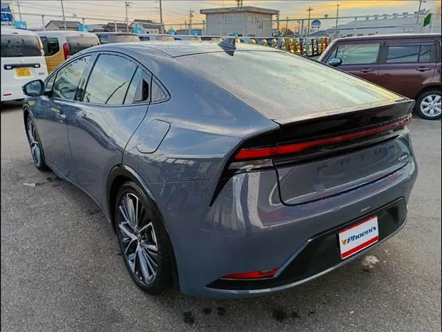 Toyota Prius Z 2023 — миниатюра 2