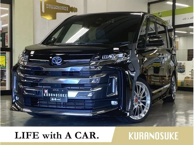 Toyota NOAH HYBRID S-Z 2022 — фото 1, купить с доставкой в Москву
