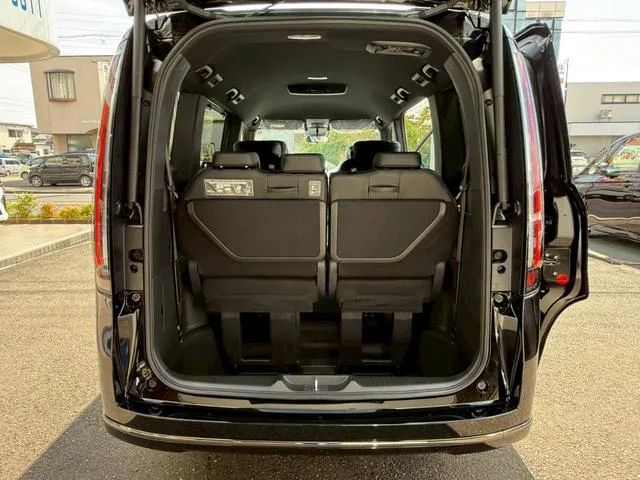Honda STEPWAGON E:HEV SPADA PREMIUM LINE BLACK EDITION 2025 — миниатюра 5