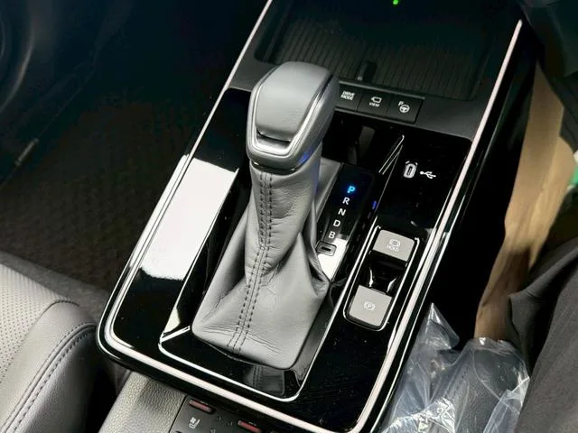 Toyota CorollaCross HYBRID Z 2026 — миниатюра 3