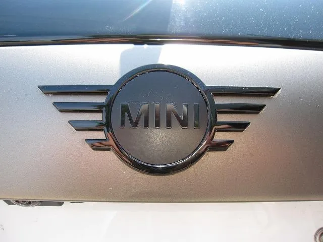 MINI MINI COOPER RESOLUTE EDITION 2023 — миниатюра 3