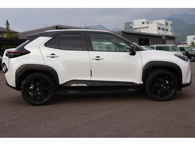 Toyota YARIS CROSS HYBRID Z ADVENTURE 2023 — миниатюра 4