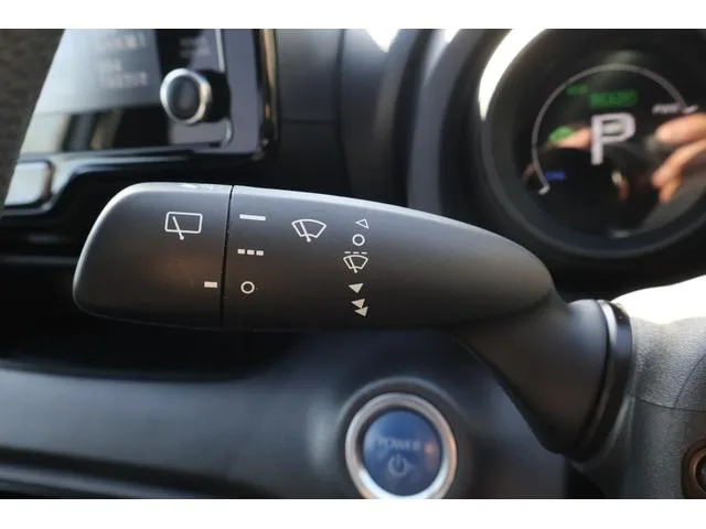 Toyota Yaris HYBRID G 2023 — миниатюра 3