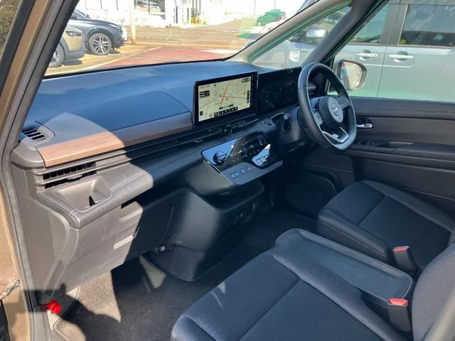 Nissan SERENA E-4ORCE HIGHWAY STAR V 2024 — миниатюра 2