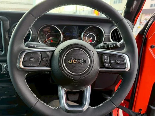 Chrysler Jeep JEEP WRANGLER UNLIMITED SAHARA POWER TOP 2023 — миниатюра 4