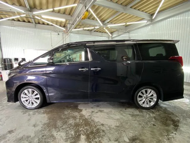 Toyota Alphard 2022 — миниатюра 3