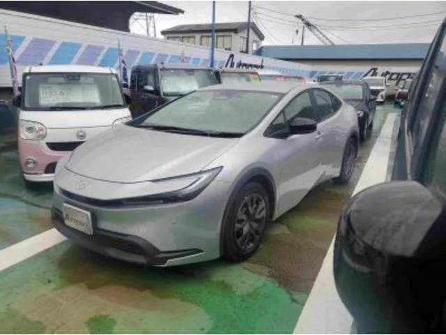 Toyota Prius X 2025 — фото 1, купить с доставкой в Москву