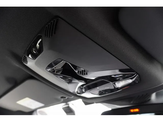 BMW iX2 X DRIVE 30 M SPORT 2024 — миниатюра 3