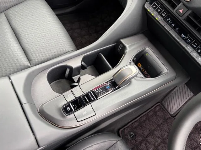 Toyota CROWN CROSSOVER G ADVANCED LEATHER PACKAGE 2023 — миниатюра 4