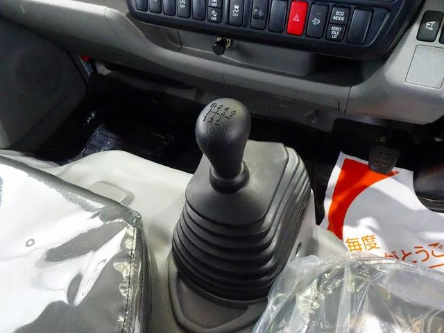 Hino DUTRO ALL LOW FLOOR 2024 — миниатюра 4