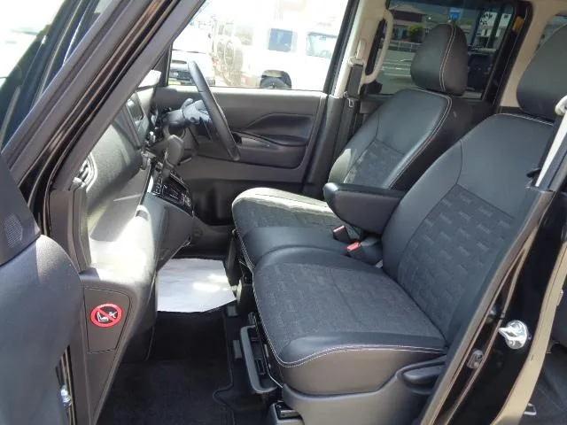 Mitsubishi DELICA MINI T PREMIUM 2023 — миниатюра 3
