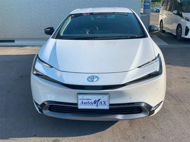 Toyota Prius Z 2023 — миниатюра 2