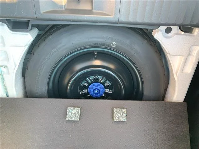 Toyota Prius Z 2023 — миниатюра 3