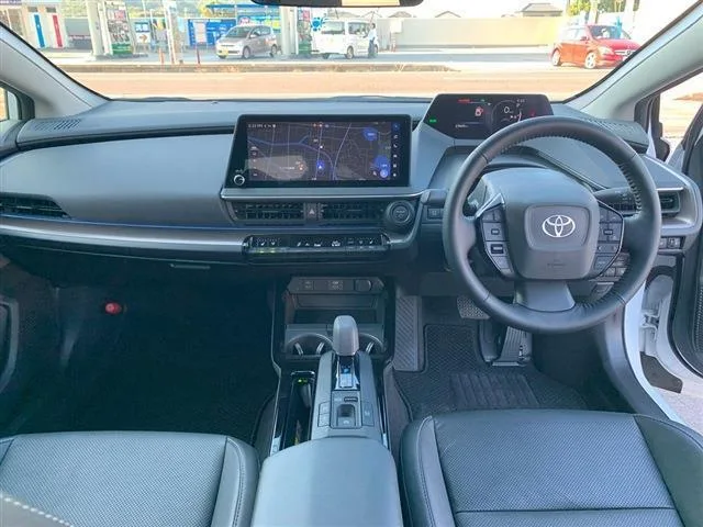 Toyota Prius Z 2023 — миниатюра 4