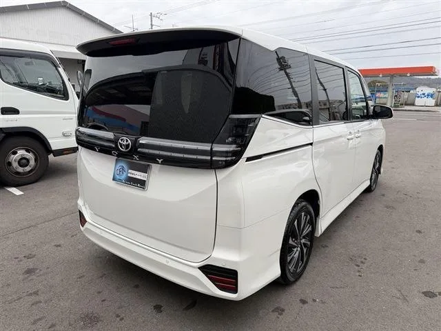 Toyota VOXY S-Z 2025 — миниатюра 2