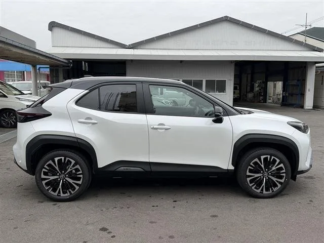 Toyota YARIS CROSS HYBRID Z ADVENTURE 2026 — миниатюра 2
